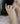 Circle Ring Gelbégold – Nahaufnahme am Finger – Fairmined Gold Schmuck Berlin